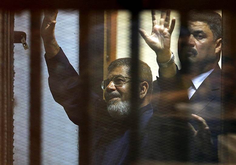 16 июня. Суд Египта утвердил смертный приговор Мохаммеду Мурси, он признан виновным в побеге заключенных из тюрем и шпионаже
