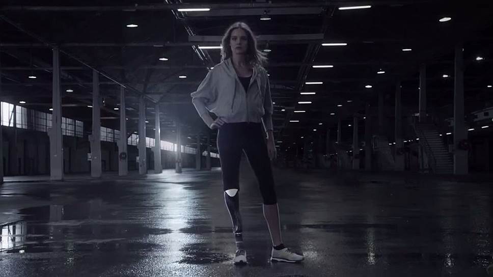 В 2014 году модель Наталья Водянова приняла участие в рекламе Паралимпийских игр и снялась в ролике, в котором одну из ее ног заменили на протез. Слоганом ролика стал «Никогда не останавливайся!»