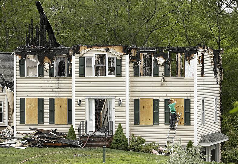 28 июня 2015 года в американском городе Плэйнвилль (Массачусетс) легкомоторный самолет упал на жилой дом. Среди находившихся в помещении четверых человек никто не пострадал, трое на борту скончались
