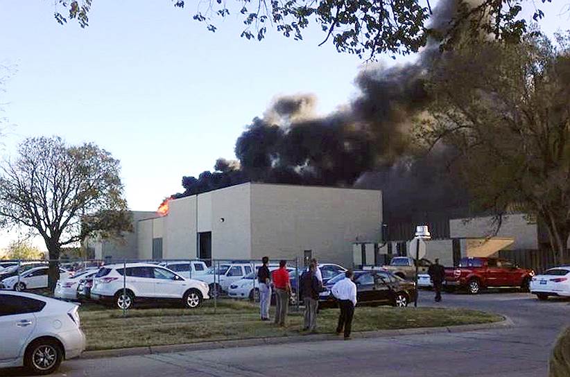 30 октября 2014 года легкомоторный самолет Hawker врезался в здание аэропорта «Уичита Мид-Континент» в штате Канзас, четыре человека погибли