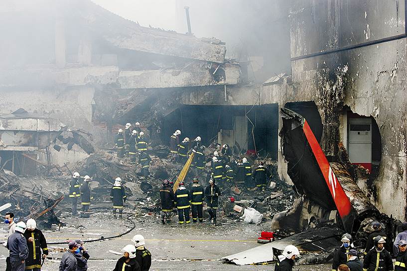 17 июля 2007 года самолет Airbus-320 бразильской авиакомпании ТАМ при посадке в аэропорту Сан-Паулу врезался в станцию заправки. На борту лайнера начался пожар, погибли 199 человек