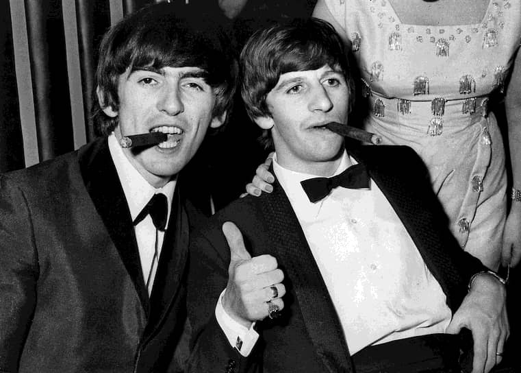 В 1970 году после распада The Beatles Ринго Старр начал сольную карьеру, выпустив за год сразу два альбома — «Sentimental Journey» и «Beacoups of Blues». Однако критиками релизы были встречены достаточно прохладно