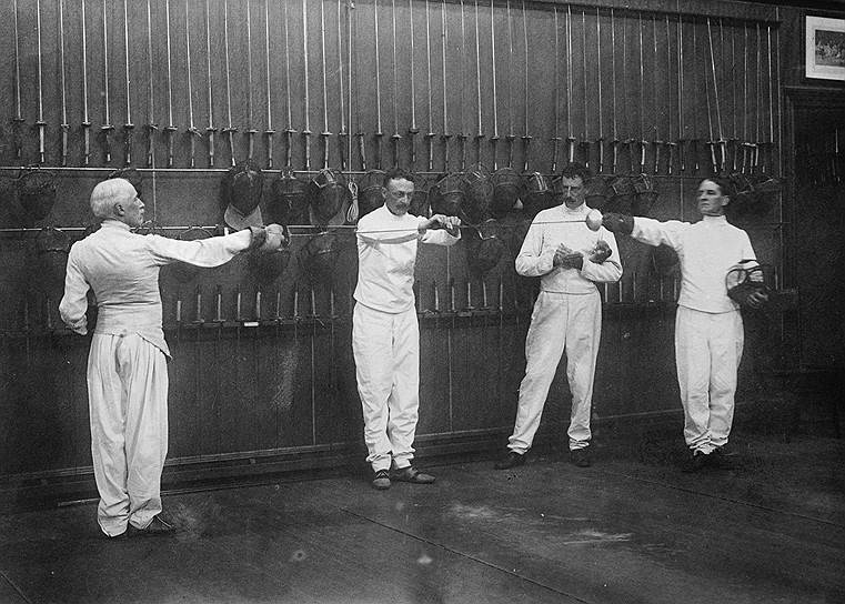 Российские фехтовальщики впервые приняли участие в Олимпийских играх 1900 года в Париже