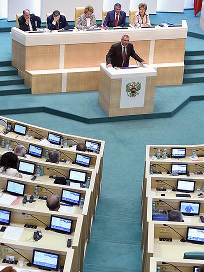 8 июля. Совет федерации одобрил закон о переносе думских выборов с декабря на сентябрь 2016 года