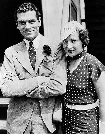 25 июля 1930 года Лоуренс Оливье женился на начинающей актрисе Джилл Эсмонд (на фото). Они прожили вместе десять лет