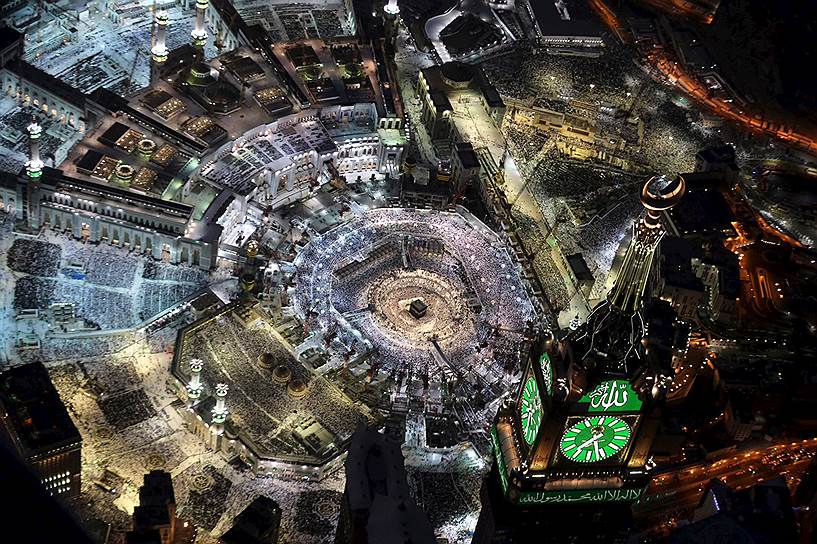 Мекка, Саудовская Аравия. Верующие во время Рамадана