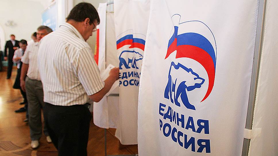 Дмитрию Медведеву сообщили о восстановлении демократии в «Единой России»