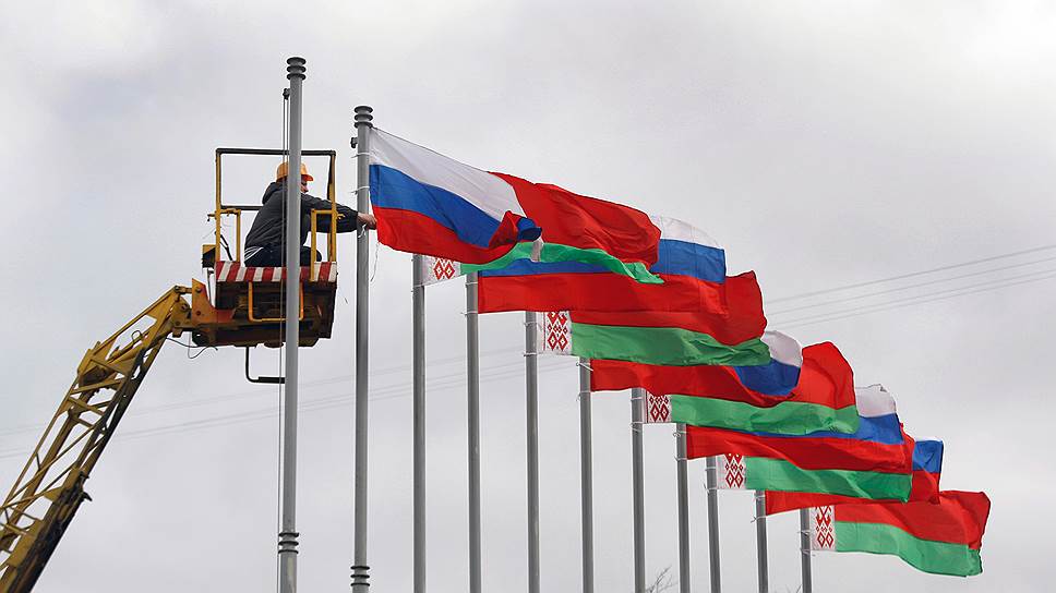 В России и Белоруссии одинаково отнесутся к въезжающим, алиментщикам и нежелательным лицам