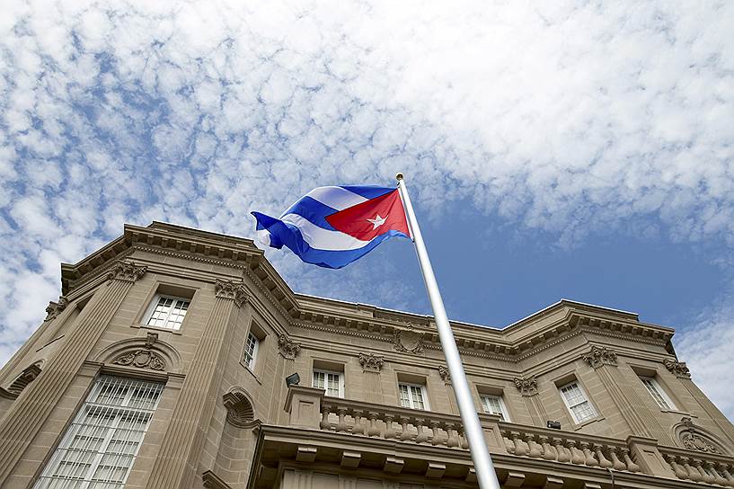 20 июля. В Вашингтоне и Гаване вновь открылись посольства Кубы и США. Таким образом, дипотношения между двумя странами были полностью восстановлены после 54-летнего разрыва