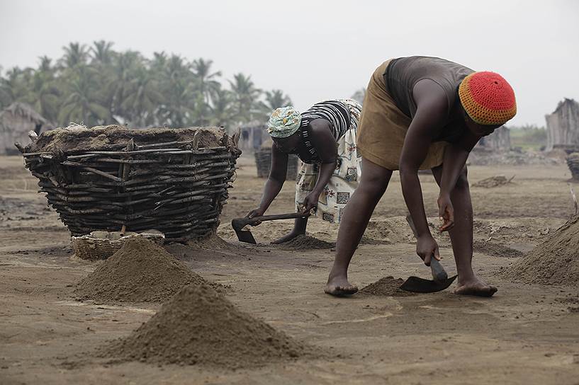 Большинство рабов из Бенина трудятся в сельской местности: на хлопководческих фермах, карьерах и в качестве уличных торговцев. Большинство детей-рабов в Конго были привезены из Бенина, а по оценкам Международной организации по миграции, более 40 тыс. детей в целом по стране проданы в рабство