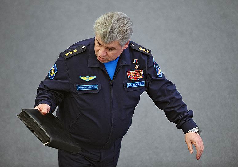 Главнокомандующий воздушно-космическими силами (ВКС) России, генерал-полковник Виктор Бондарев