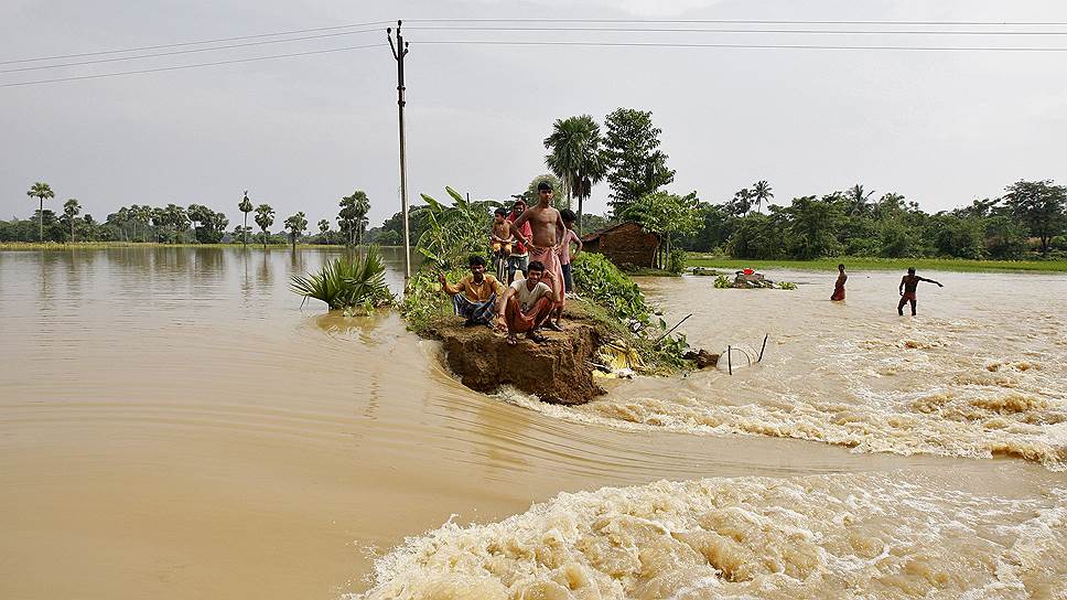 Западная Бенгалия. Пострадавшие от наводнения