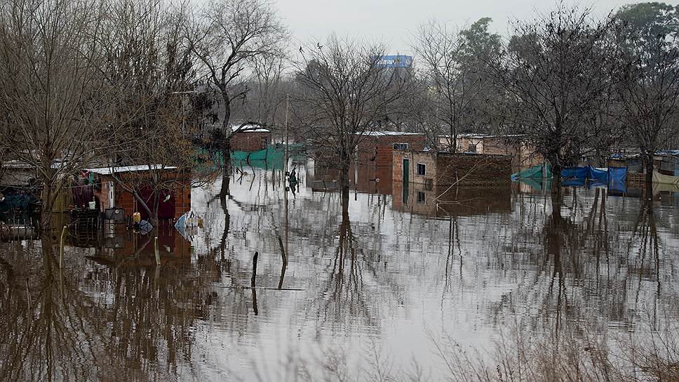 Лухан, Аргентина. Наводнение, вызванное проливными дождями