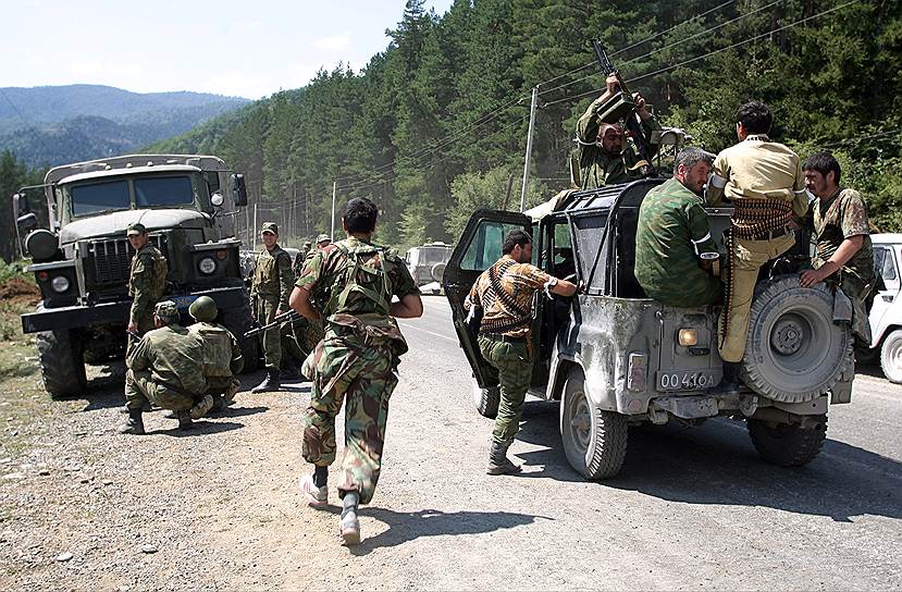 Солдаты армии Южной Осетии