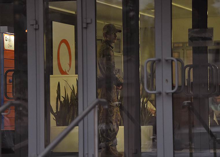 13 августа. В двух офисах группы компаний Qiwi, управляющей одноименной системой моментальных платежей, в Москве прошли обыски
