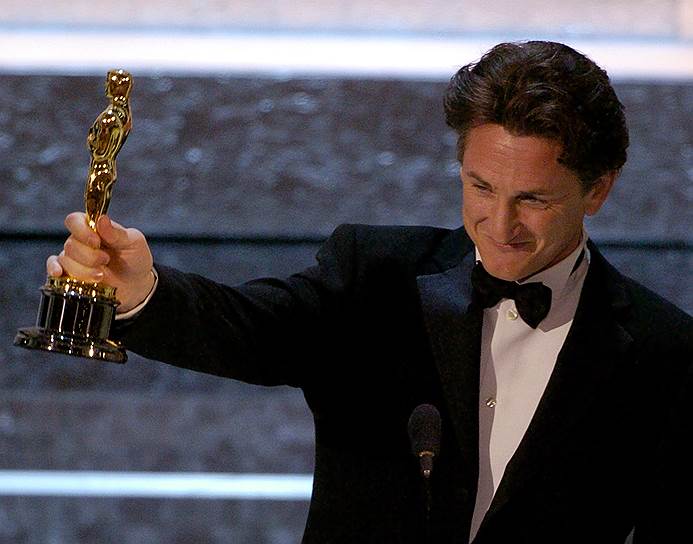 Шон Пенн дважды был удостоен «Оскара» в номинации «Лучший актер». В 2003 году за роль в фильме «Таинственная река» и в 2008 году за роль в картине «Харви Милк»