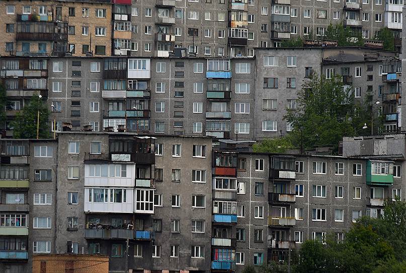 Мурманск, Россия. Вид на жилые дома в одном из районов города