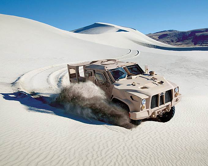 В августе 2015 года американская корпорация Oshkosh  получила от армии США контракт стоимостью $6,75 млрд на поставку 17 тыс. новых армейских вездеходов, которые заменят устаревшие Humvee. Модель JLTV, в отличие от Humvee, имеет броню как у танка, но при этом сохраняет высокую мобильность. Благодаря этому бронеавтомобиль более надежно защищен от разрывов мин и самодельных взрывных устройств. Он способен преодолевать водные препятствия, двигаться по труднопроходимой пересеченной местности. Максимальная скорость составляет 110 км/ч