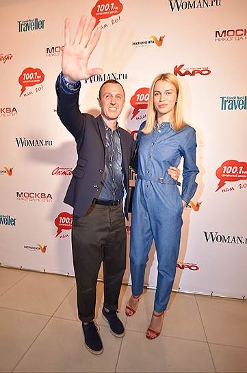 Актер Игорь Верник без Евгении Храповицкой (справа) никуда не ходит и не ездит вот уже несколько месяцев подряд