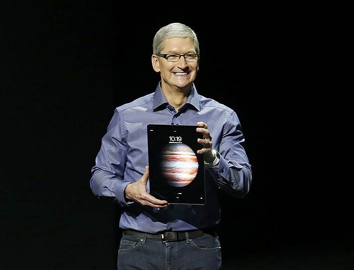 Генеральный директор Apple Тим Кук представляет iPad Pro 