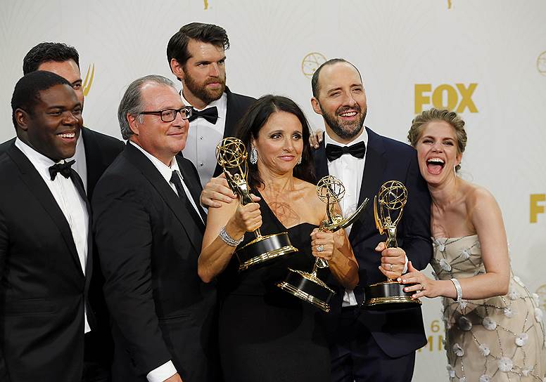Команда сериала «Вице-президент», получившего «Эмми» в номинации «Лучший комедийный сериал» 