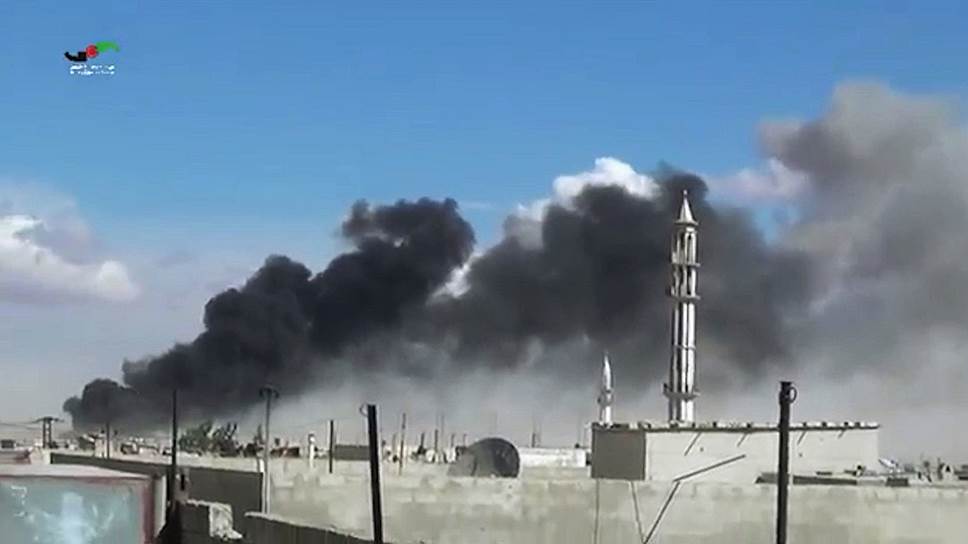 Кадр из видео, снятого 30 сентября 2015 года в сирийском городе Талбисех в провинции Хомс