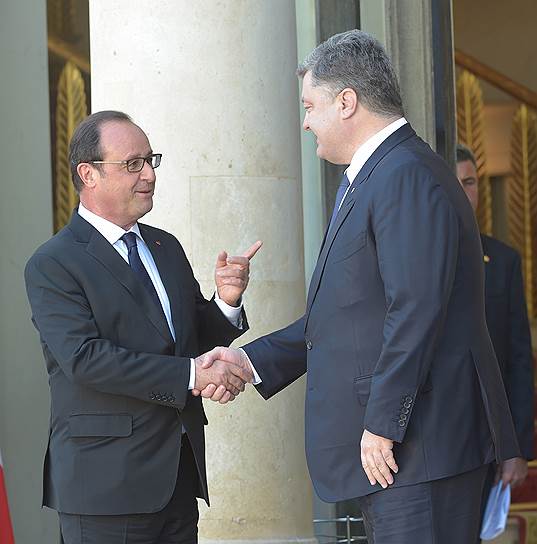 Президент Франции Франсуа Олланд (слева) и президент Украины Петр Порошенко 