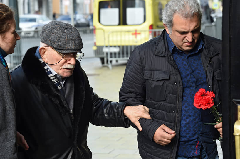 В ночь на 14 ноября 2020 года Армен Джигарханян скончался. Ему было 85 лет