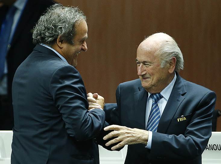 Президенты FIFA и UEFA Зепп Блаттер (справа) и Мишель Платини могут получить шанс отдохнуть от футбола