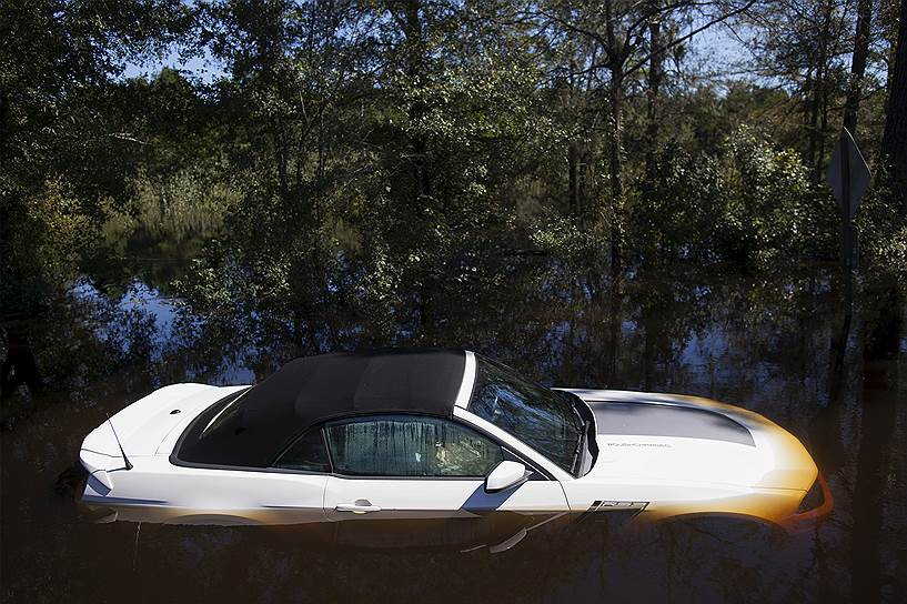 Конуэй, штат Южная Каролина, США. Последствия наводнения, вызванного рекордными ливнями