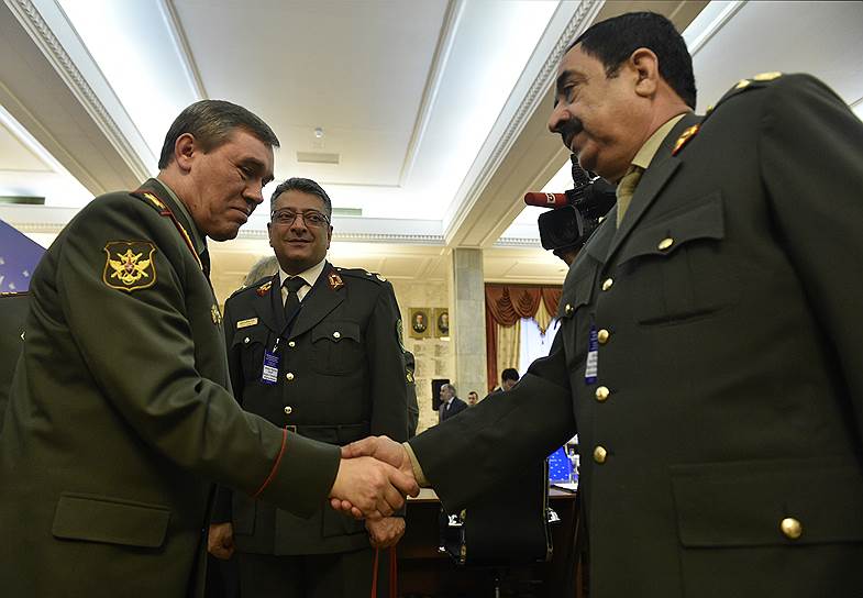 Начальник Генерального штаба вооруженных сил РФ генерал армии Валерий Герасимов (слева)