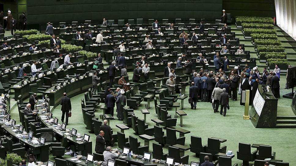 Парламент Ирана одобрил соглашение по ядерной программе