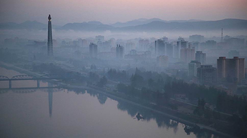 Пхеньян, Северная Корея. Рассвет над столицей КНДР