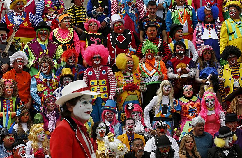 Мехико, Мексика. Участники латиноамериканского конвента клоунов