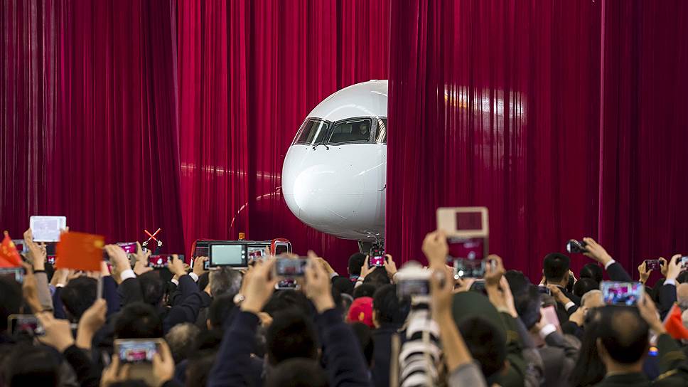 Шанхай, Китай. Презентация C919 — первого пассажирского авиалайнера компании Comac