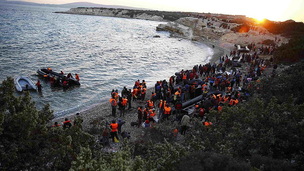 Чешме, Турция. Мигранты перед отплытием на греческий остров Хиос