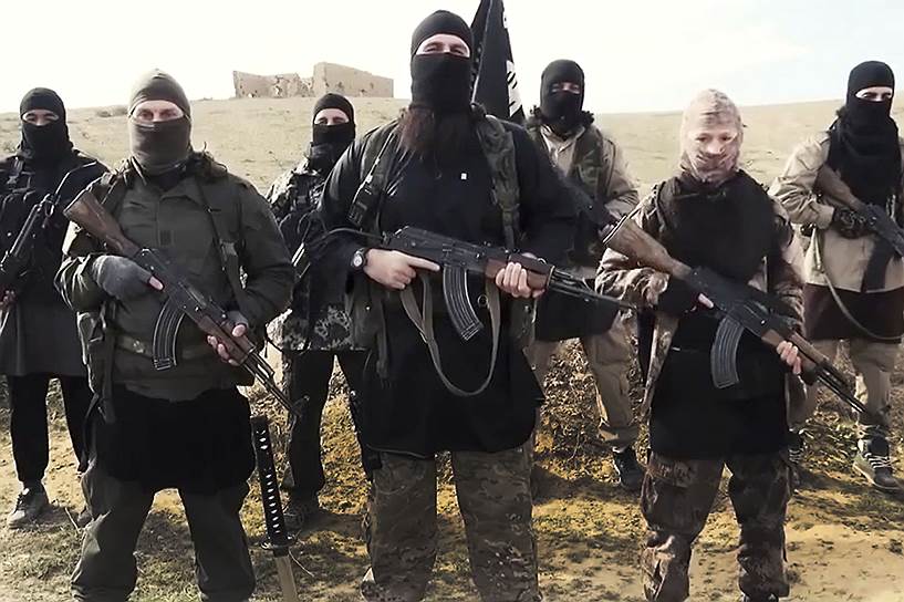12 ноября. Запрещенная в России террористическая организация «Исламское государство» (ИГ) опубликовала видео, в котором боевики угрожают атаками против России в ближайшее время