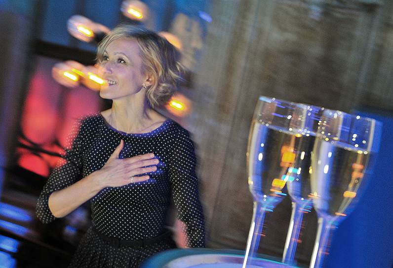 На благотворительном аукционе, прошедшем при поддержке Disney Russia и ЦУМа в ресторане Cristal Room Baccarat актриса Ингеборга Дапкунайте была в статусе благополучателя -- она входит в попечительский совет фонда поддержки хосписов «Вера»