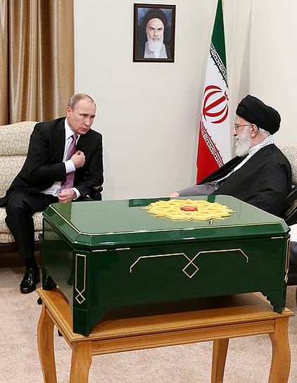 Владимир Путин начал переговоры в Иране с самого главного — с лидера страны аятоллы Хаменеи