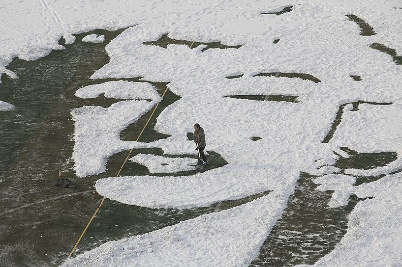 Чанчунь, Китай. Портрет Мэрилин Монро на снегу, созданный двумя студентами городского технологического университета