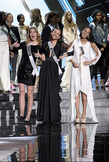 Слева направо: «Мисс Хорватия» Мирта Куштан, «Мисс Аруба» Алиша Боэхоудт, «Мисс Япония» Ариана Миямото
