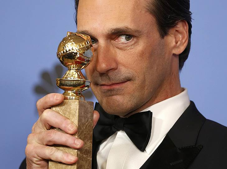 Джон Хэм получил «Золотой глобус» за лучшую мужскую роль в драматическом сериале «Безумцы»