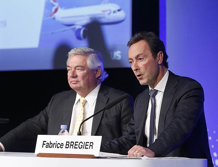 Главный исполнительный директор Airbus Джон Лихи (слева) и президентом Airbus Фабрис Брежье (справа)