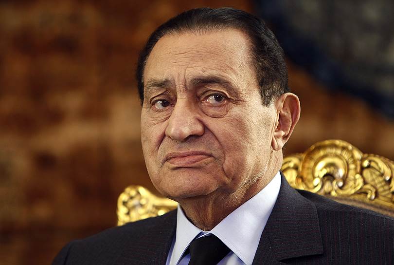После отставки Хосни Мубарак (на фото) был взят под арест, а затем осужден на пожизненное тюремное заключение. Судебные разбирательства в отношении бывшего президента продолжаются до сих пор