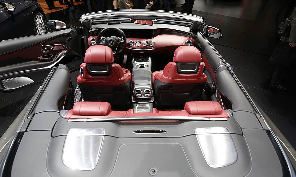 Интерьер кабриолета Mercedes-AMG S 63 4matic специальной серии &quot;Edition 130&quot; 