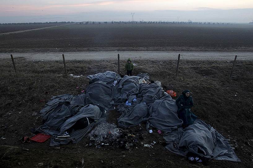 Идомени, Греция. Мигранты у границы с Македонией