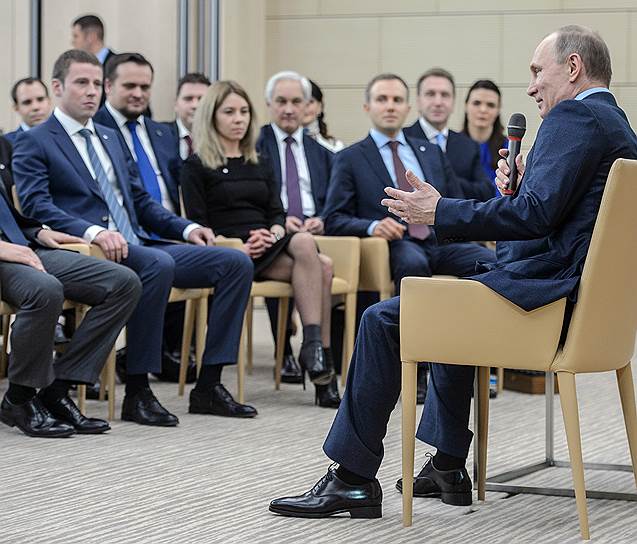 Президент России Владимир Путин во время встречи с активом НП «Клуб лидеров по продвижению инициатив бизнеса»