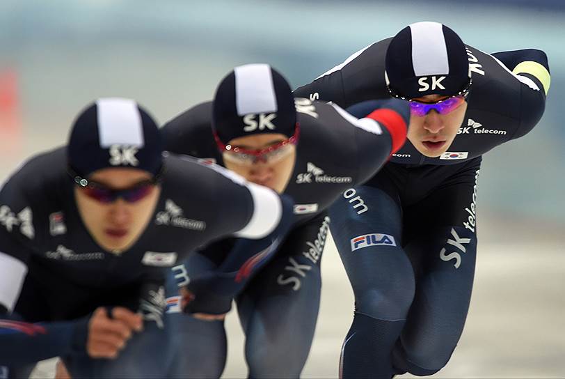 Спортсмены сборной Кореи в командной гонке преследования среди мужчин
