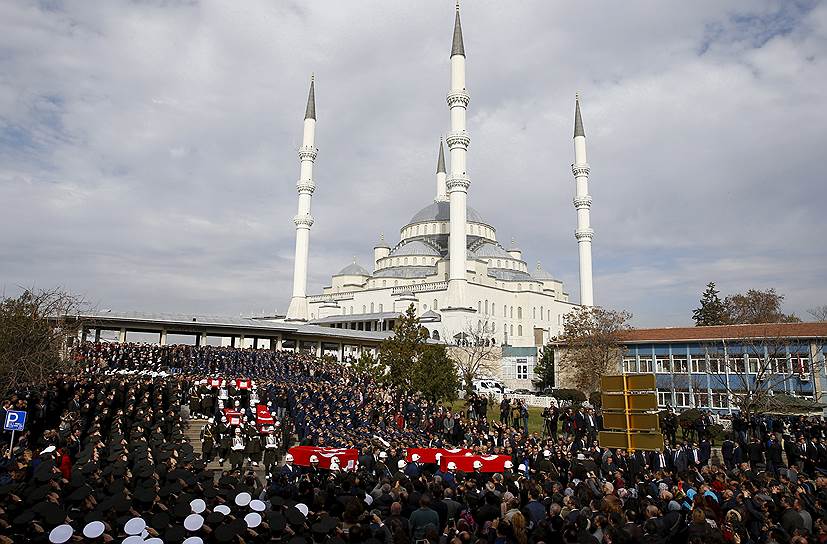17 февраля. Крупный теракт в Анкаре унес жизни 28 человек 