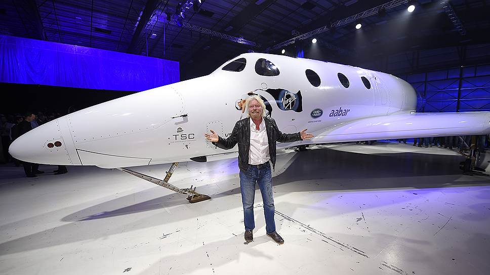 Основатель корпорации Virgin Group Ричард Брэнсон представляет суборбитальный космический корабль многоразового использования SpaceShipTwo